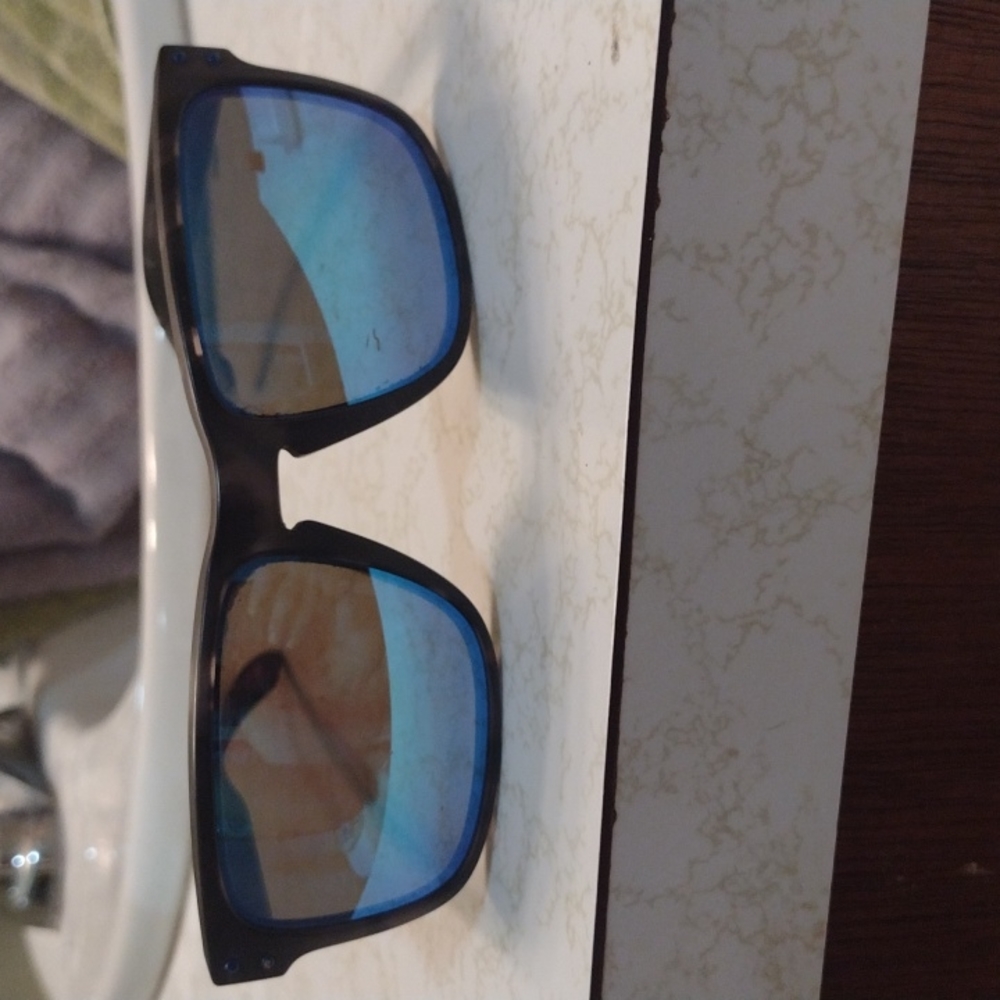 Oakley sunglasses 🕶️